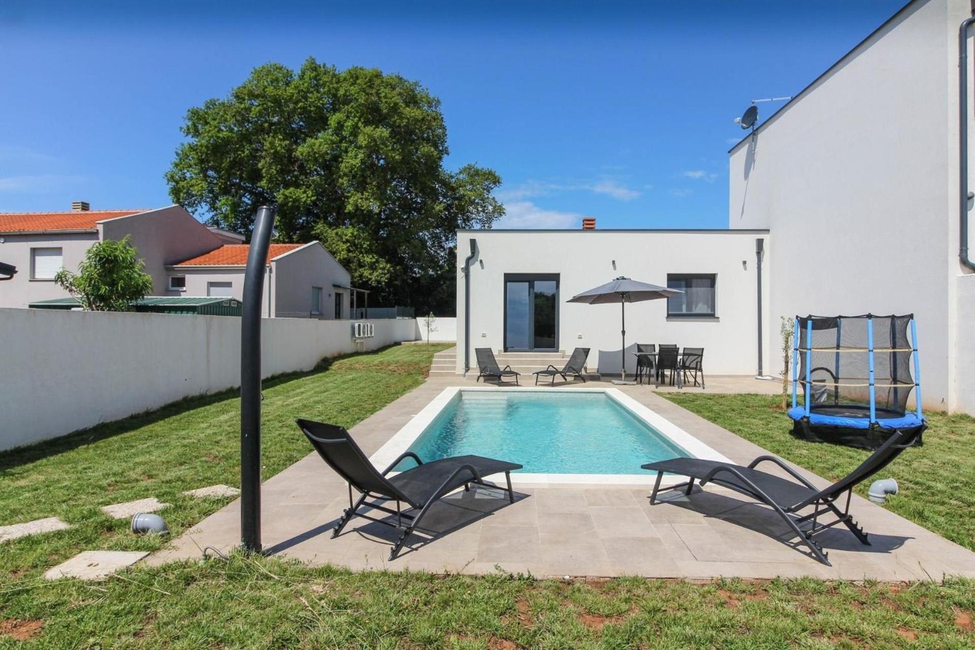 Ferienhaus Mit Privatpool Fuer 4 Personen Ca 60 Qm In Sisan, Istrien Suedkueste Von Istrien Exterior photo