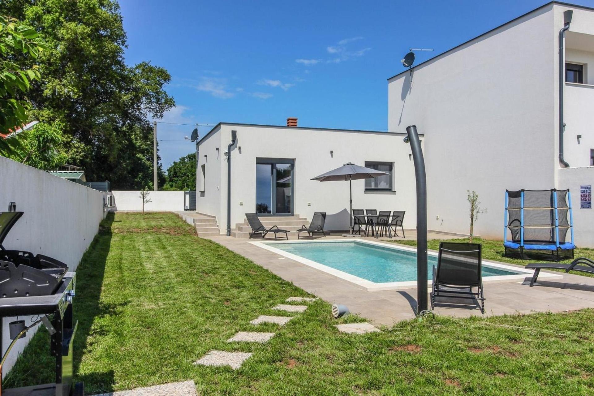 Ferienhaus Mit Privatpool Fuer 4 Personen Ca 60 Qm In Sisan, Istrien Suedkueste Von Istrien Exterior photo